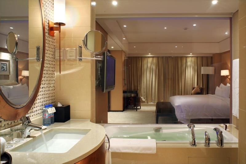 The Lakeview 5*