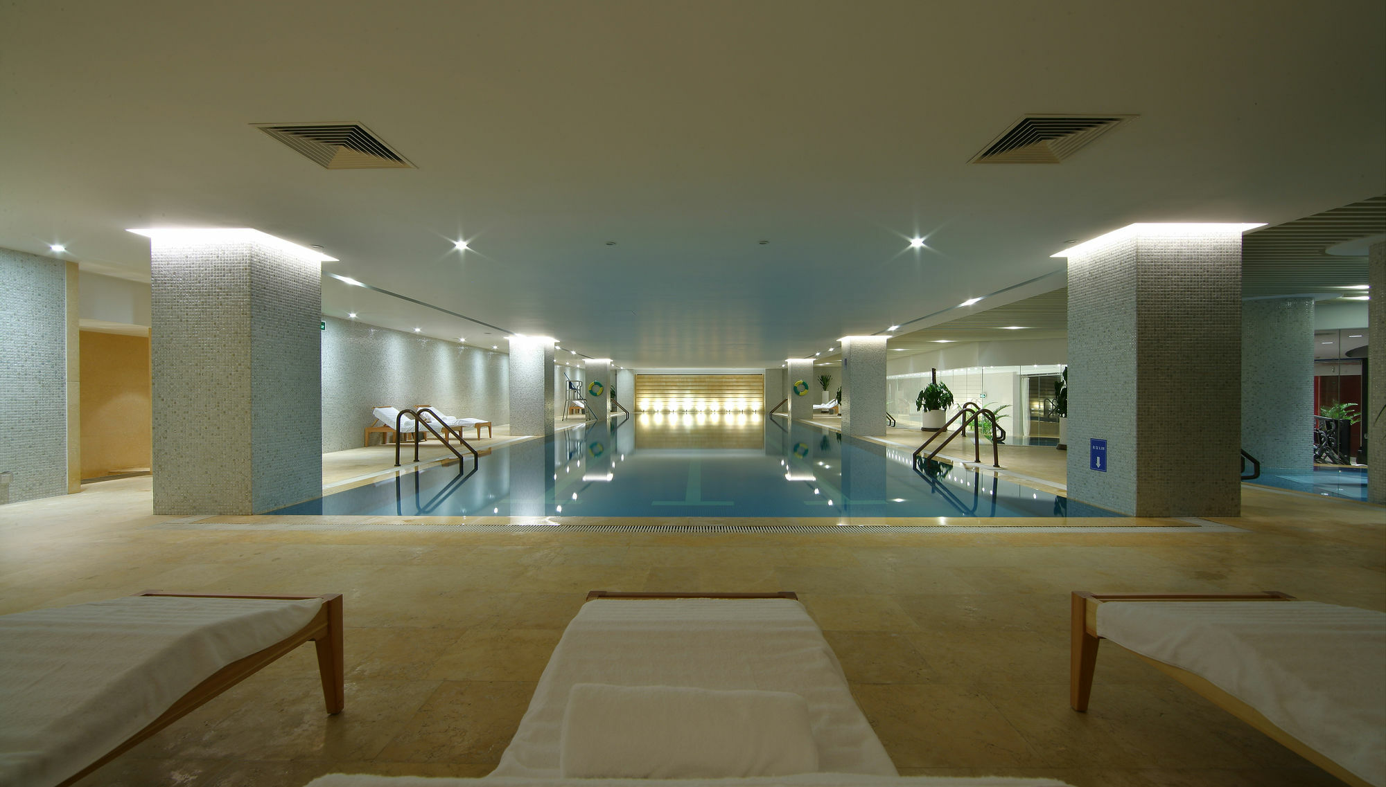 The Lakeview Hotel Beijing